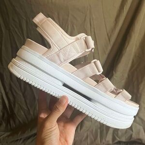 Nike Women's Icon Classic Platform Sandal Size 7 Baby Pink/White